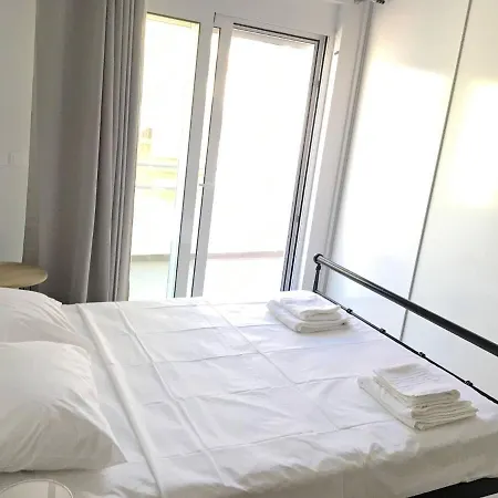 Деревянный коттедж Pegasus Amazing Flat, 1,5min Walk To The *