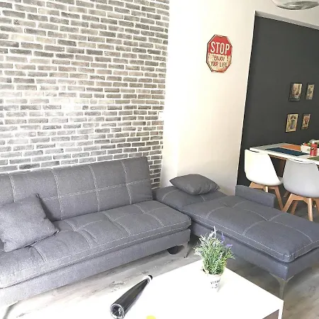 Pegasus Amazing Flat, 1,5min Walk To The