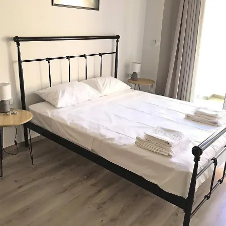 山林小屋 Pegasus Amazing Flat, 1,5min Walk To The 干尼亞