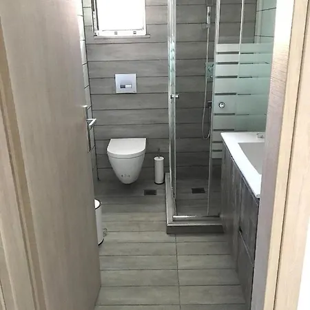 Деревянный коттедж Pegasus Amazing Flat, 1,5min Walk To The