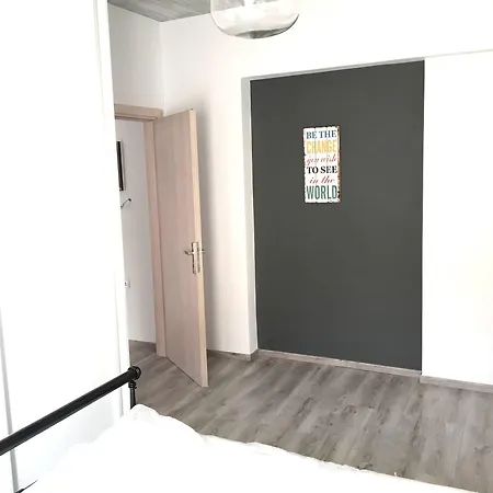 山林小屋 Pegasus Amazing Flat, 1,5min Walk To The 干尼亞