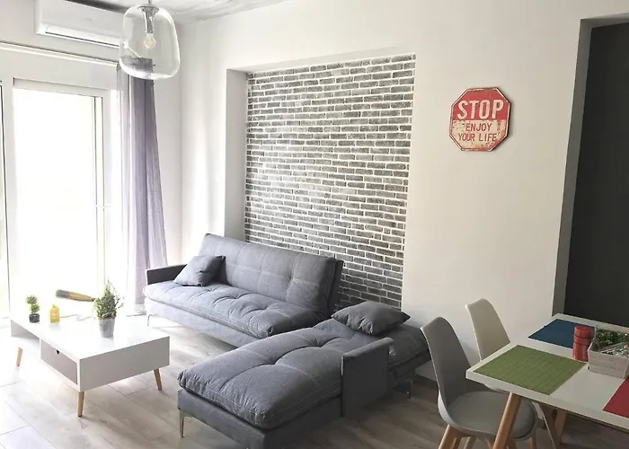 Pegasus Amazing Flat, 1,5min Walk To The ロッジ